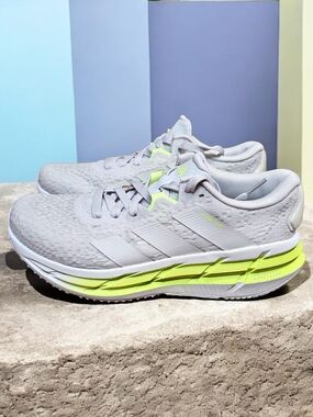 Adidas Women's Adistar 4